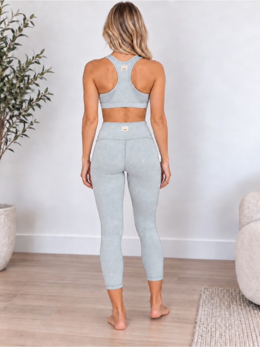 Vuori two piece set light heathered blue grey tone bra and leggings size medium